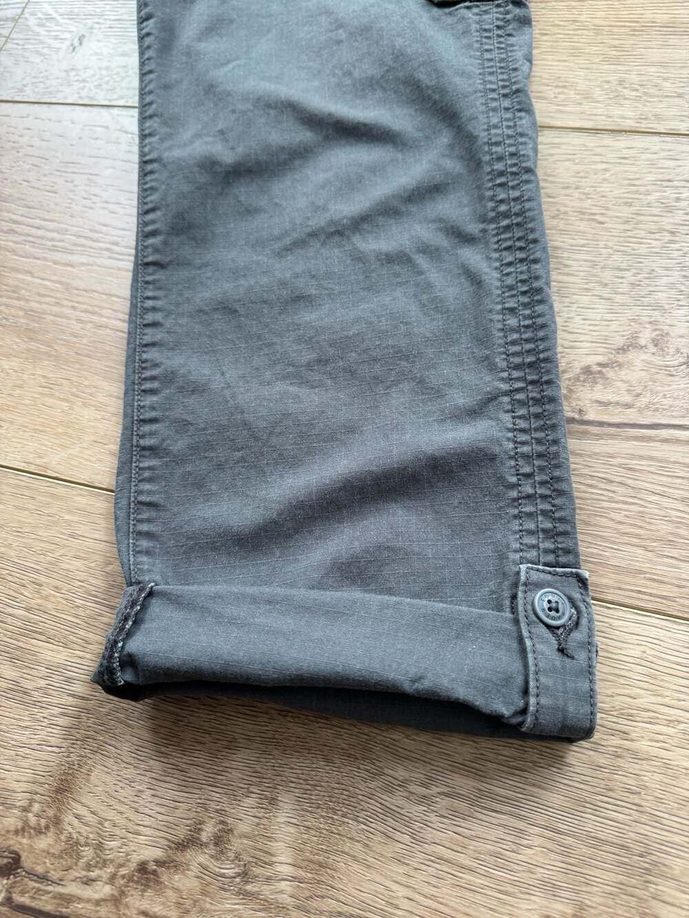 Eddie Bauer Slightly Curvy Cropped Cargo Pants Women’s 2 Gray Roll Tab Hiking - Picture 11 of 15